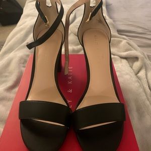 Classy scrappy black heels